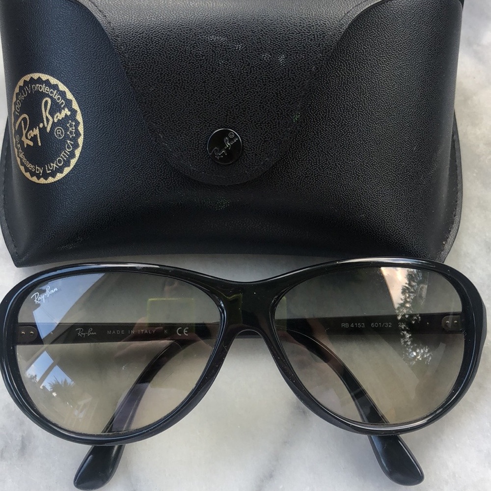 Ray-Ban Sunglasses by LUXOTTICA Aviator Style.